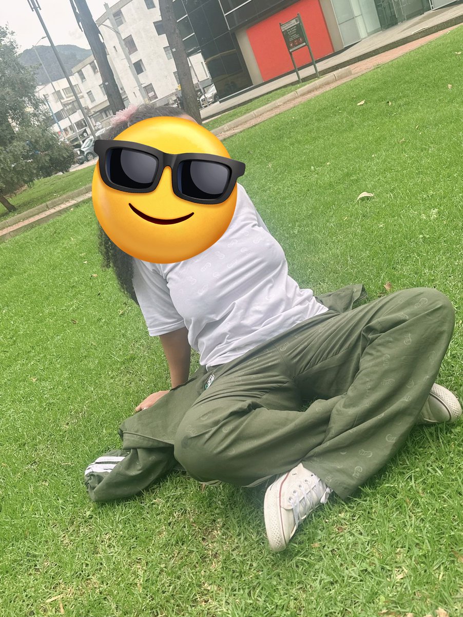 mariadela1995's tweet photo. 🌻Es una chica jovencita , disponible en mi apartamento quieres ver la chica escríbeme a mi WhatsApp personal te enseño la chica 3162321096 https://t.co/PdDXrrnZIY