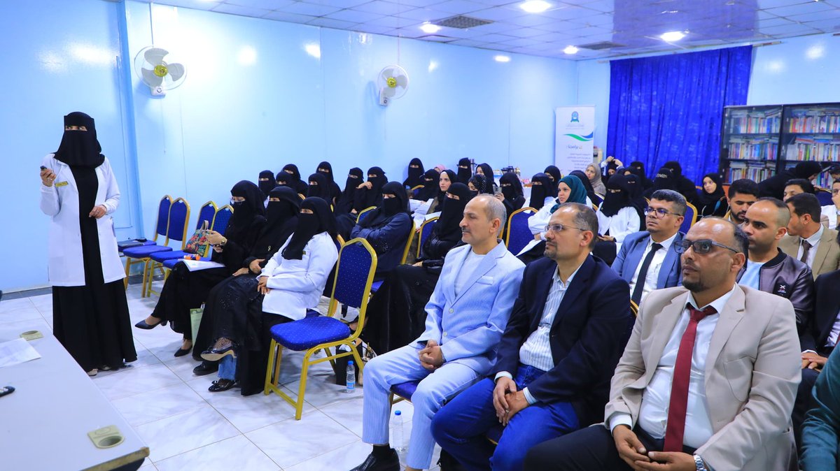 usteduy's tweet photo. طلاب الدفعة 3 ماجستير تقويم أسنان بجامعة العلوم والتكنولوجيا يناقشون النتائج النهائية للحالات السريرية
#جامعة_العلوم_والتكنولوجيا https://t.co/ezHOLa9J7V