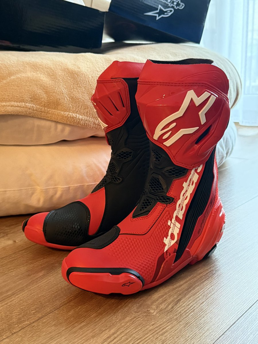 Rubber Slickman ➡️GBEU25 tweet media