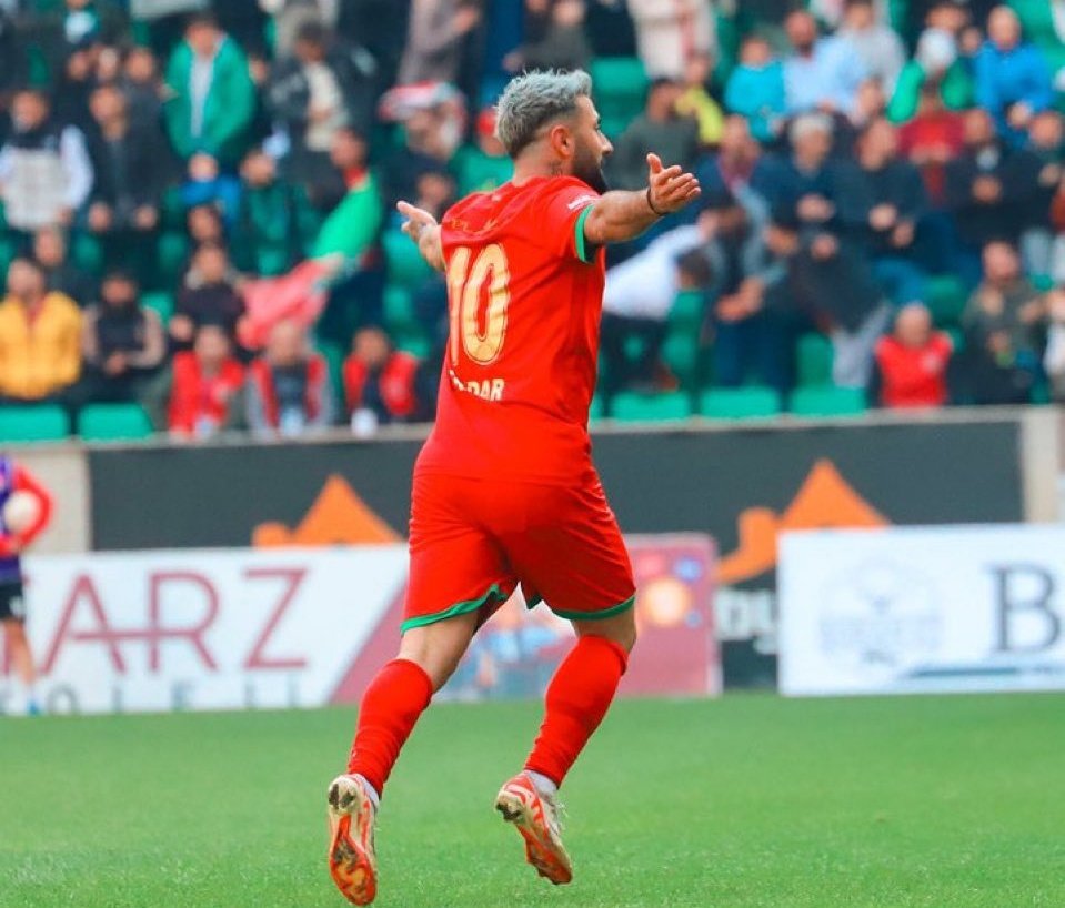 Gol sevincinde yaptığı saç örgüsü nedeniyle Çekdar'a verilen 5 maçlık ceza ülke futbolu için acı ve utanç verici bir karardır..