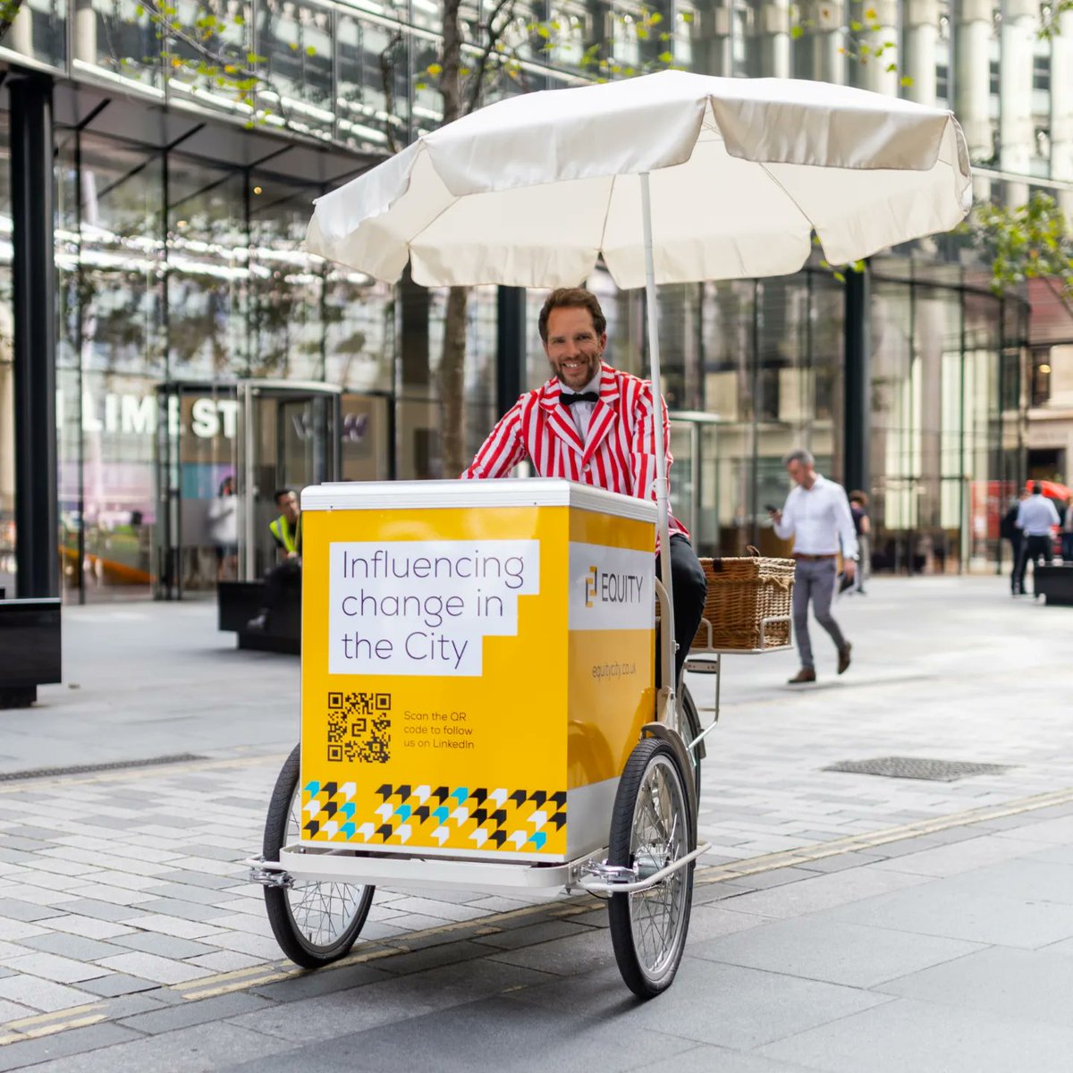 chillywhiteltd's tweet photo. City of London offices 🤝 surprise ice cream breaks 🍦

Our branded vintage tricycle turns launches &amp; staff socials into queue-forming moments.

Spring &amp; summer bookings open.

#LondonEvents #BrandActivation #OfficePerks #CorporateEvents

https://t.co/eFptzPZLhN https://t.co/m78VUysyO5