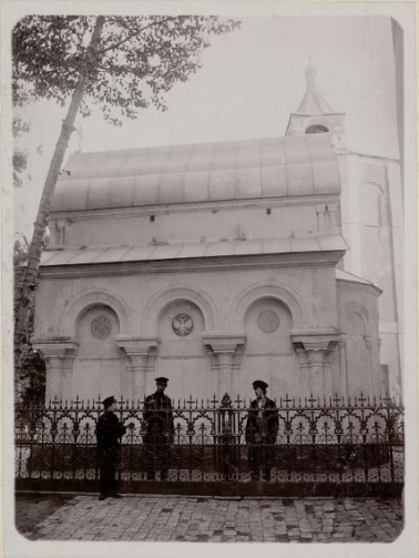 1901 год. Суздаль. Усыпальница Князя Димитрия Михайловича Пожарского в в Спасо-Евфимиевом монастыре. Уничтожена большевиками в 1933 году.