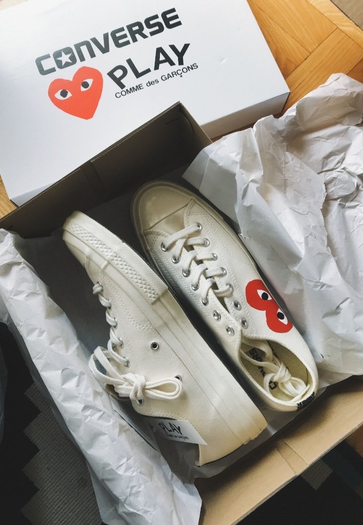 Wonderr_Store's tweet photo. Converse Play CDG
-Available from size 3-10
-R1,800
-Free delivery nationwide. 
-Orders and inquiries:https://t.co/9cszAvVwGh https://t.co/ZDfURcJ966