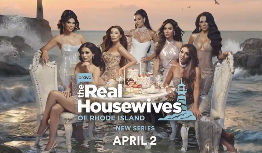 The #RHORI cast photo! 🐚