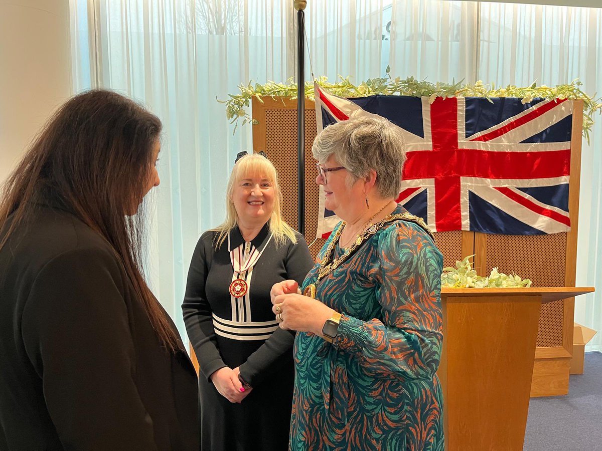 Louise Scott DL 🐝 tweet media