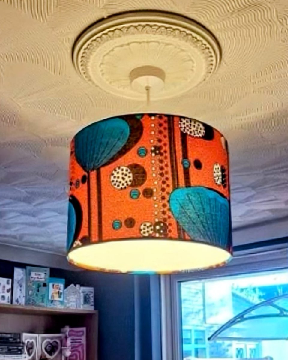 1 thing I love, apart from making, is seeing my handmade African patterned lampshades in their forever homes 🏡 🛋️ 
instagram.com/p/DUYPNDmiAyg/… 

#ThrowbackThursday 😊  
#detolaandgeek #lampshadelove #africanlampshades #lampshades #hamdmadelampshades  #drumlampshades #interiordecor