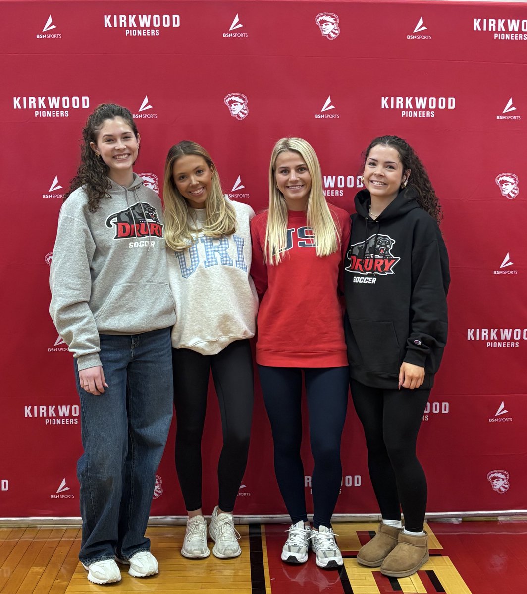 Congrats to our seniors celebrating their signing today!! Good luck Sunny, Riley, Amelia, &amp; Melissa!!!