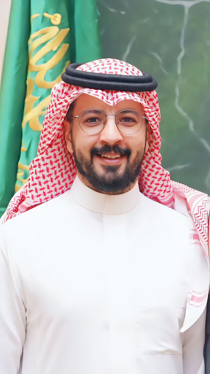 adhwasa's tweet photo. نبارك لسعادة المحامي 
أحمد بن حمد العنزي 
تعيينه 
خبير قانوني في الهيئة العامة للمنشآت المتوسطة والصغيرة https://t.co/fQOC8nK1Uz