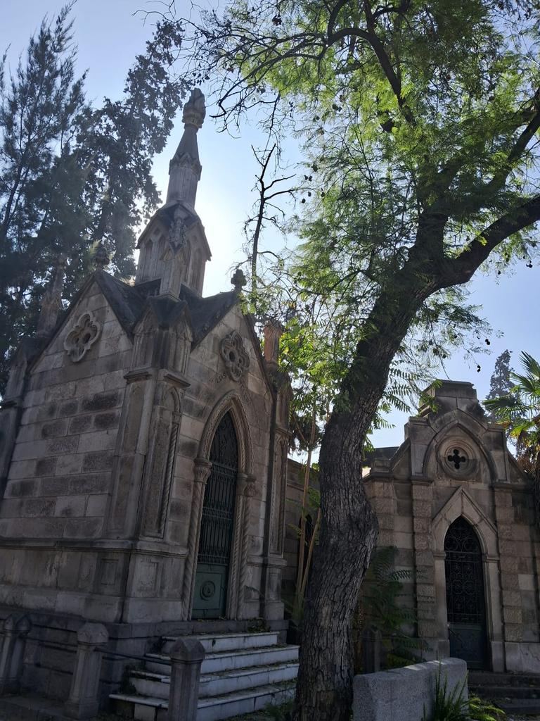 CCHYPF's tweet photo. CEMENTERIO GENERAL DE SANTIAGO, PARTE III 🪦

Más registros de Sebastián Saez 📸, durante su visita a este #camposanto. ⚰️

Gracias por compartir. ✨️

#CementeriosChilenosYPatrimonioFunerario #CementeriosChilenos #NecrópolisChilenas #CementerioGeneral https://t.co/BlgCnOWmTU