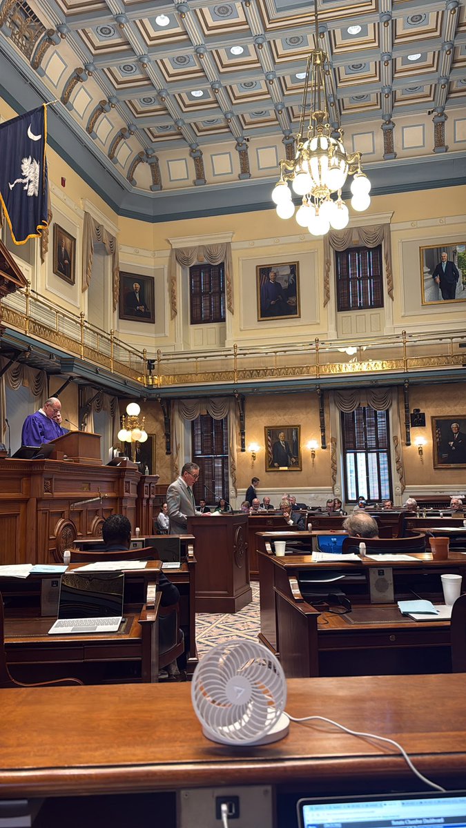 SCSenChaplin29's tweet photo. SENATE REPUBLICANS DELIVER TOUGH-ON-CRIME DUI BILL
 
COLUMBIA, S.C. — Earlier today the South Carolina Senate passed major reforms to overhaul South Carolina’s DUI laws and help keep drunk drivers off the roads. https://t.co/xM7cnB68Ft