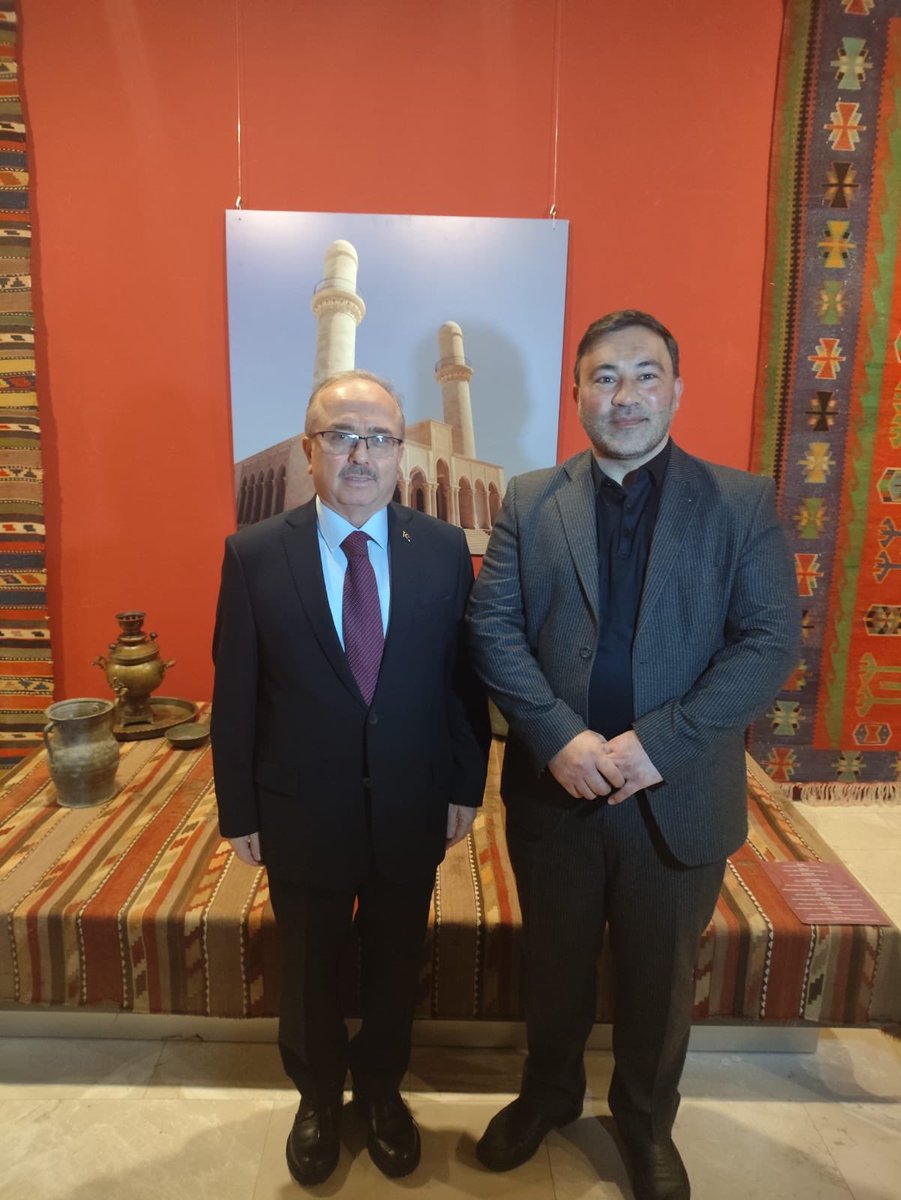 Birol_Akgun's tweet photo. Bugün Azerbaycan’ın tarihi “Zire Cuma Mescidinde” korunan antik halılar ile diğer eserlerin Bakü Halı Müzesindeki “Sessiz Dualar” sergisinin açılışına iştirak ettik.  Kardeş ülkenin zengin manevi mirasına sahip çıkan tüm yönetici ve temsilcilerini  gönülden kutluyorum.  #Bakü https://t.co/XwILHMTn81
