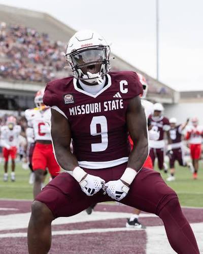 AGTG After a great conversation with <a href="/DLineGURU/">Coach AL Davis</a> I am blessed to receive an offer from <a href="/MoStateFootball/">Missouri State Football</a> 

<a href="/EarlGill10/">Earl Gill</a> <a href="/Coach_SandersQ/">Quad Sanders</a> <a href="/CoachJones08/">Julian Jones</a> <a href="/BryantHornet212/">Bryant Hornet Football</a>