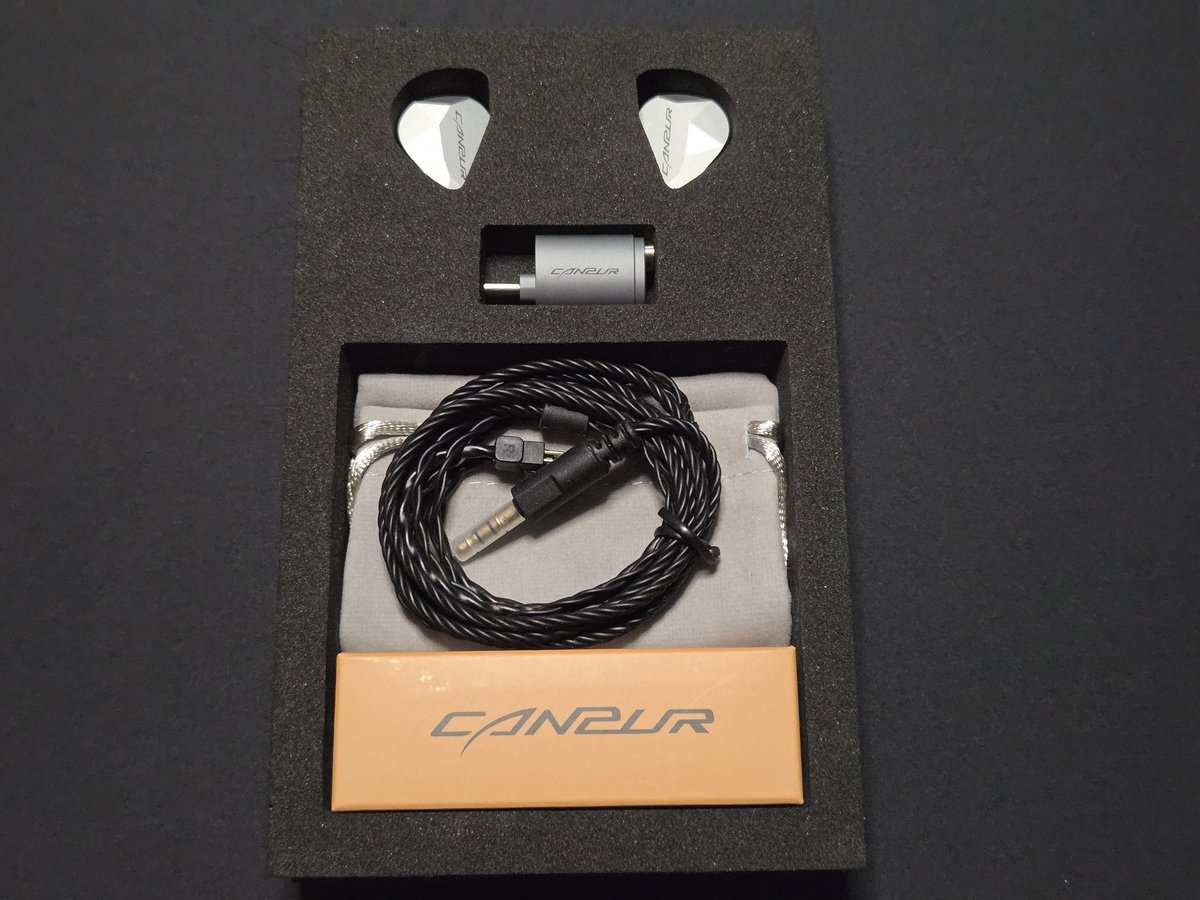 My newest IEM arrival, Canpur Silver Flash. A $130 USD single DD IEM. Rocking an Aluminum-Magnesium Alloy ergonomic shell. Use them for a 7 hour Arma Reforger session yesterday, was a really enjoyable experience. They're very clean sounding from my small amount of music testing.