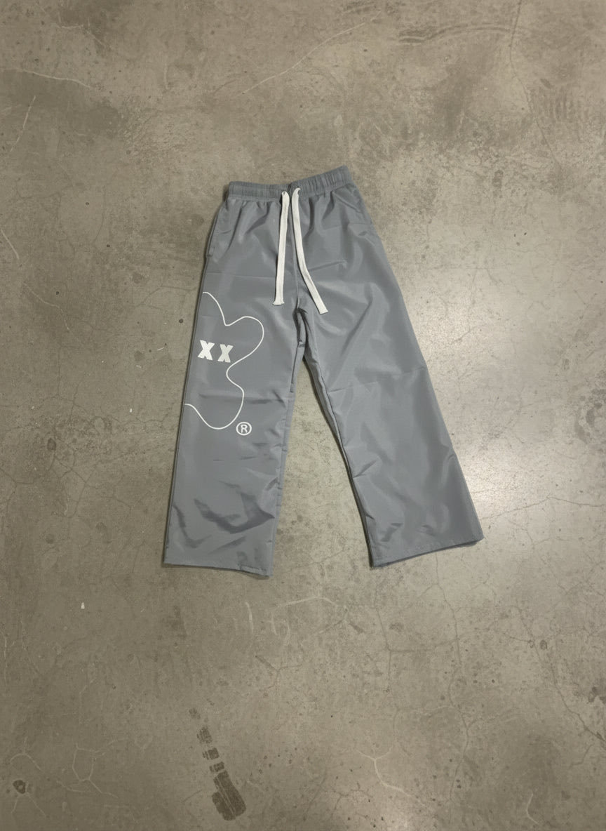 ecumme's tweet photo. Spent 6 months obsessed with the “perfect stack.” Most track pants are too light to hold the shape—we engineered these with an adjustable weight cotton so the flare actually stays flared.
⚒️ ⚙️ https://t.co/Op0UhY1WGg