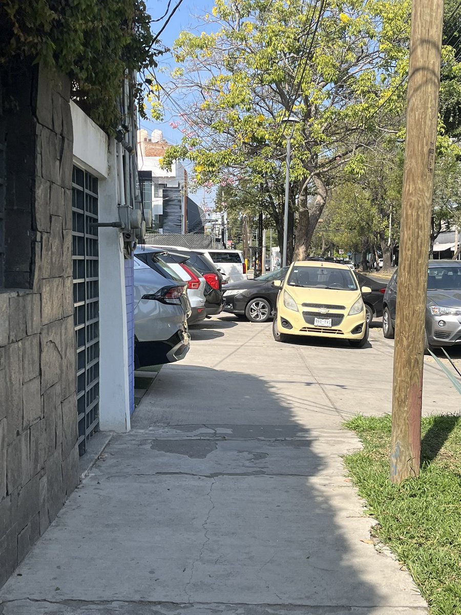 ¿Le surto el tanque? tweet media