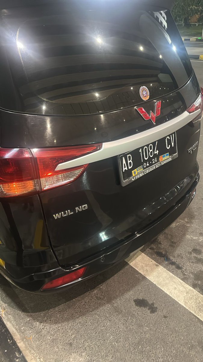 notyourbaedudee's tweet image. ‼️DICARI⚠️
Yg tau lokasi pemilik mobil ini dgn plat yg tercantum di foto tolong segera hubungi saya ya teman” lokasi bandara YIA-WATES-SETURAN, pelecehan scra fisik kpd teman saya yg dilakukan oleh pihak supir yg mengatasnamakan“driver online” 
#Jogja  #POLDAYOGYAKARTA #awkarin