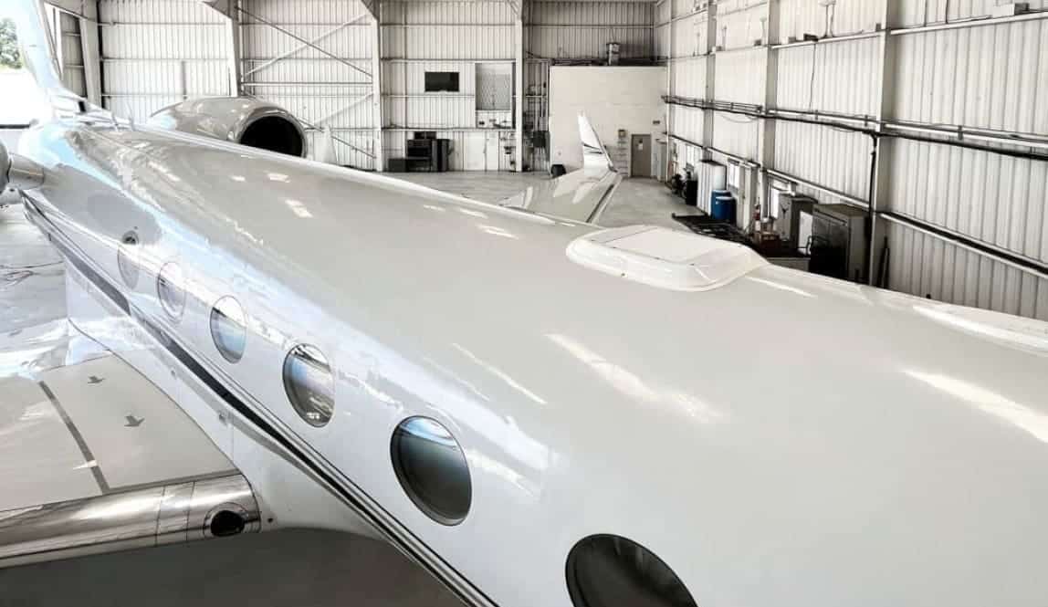 Za uplynulých deset měsíců se takřka zdvojnásobil počet certifikovaných letadel pro systém Starlink.

SpaceX se také podařilo přímo proniknout do výrobních linek Airbusu a přimět giganty jako United Airlines k agresivní výměně techniky.

Více v článku: elonx.cz/starlink-lze-n…