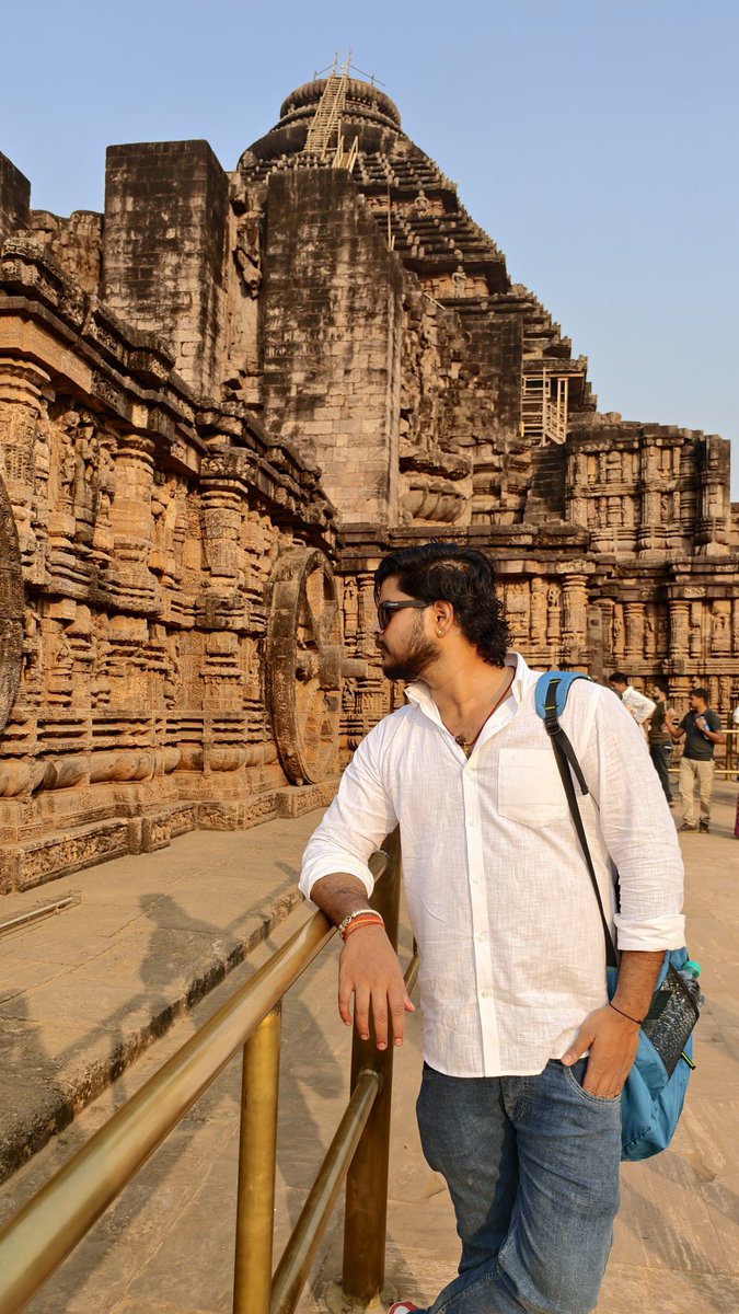 chandan3175's tweet photo. "The magic in your childhood"
was not because
you were a child
It was because
you were living in
The present.

#self_musing
#wish_list
#2026_trip
#Puri
#purushotam 
#11:11 https://t.co/l99uTl6Bys