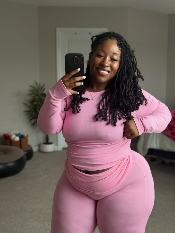 PlusSizeHub_1's tweet photo. Anjayla Lopez https://t.co/ifYkb1Snt1