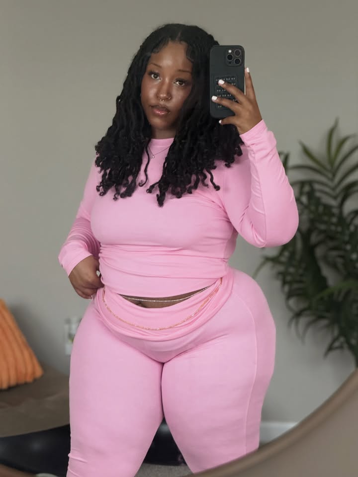 PlusSizeHub_1's tweet photo. Anjayla Lopez https://t.co/ifYkb1Snt1