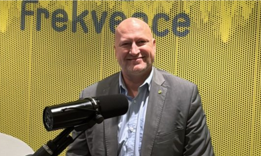 ZSCR's tweet photo. Rozhovor s předsedou ZS ČR Martinem Pýchou v pořadu Press Klub na Frekvenci 1. V debatě se vyjádřil k aktuálním problémům a výzvám, které trápí české zemědělství. Poslechněte si zde.  https://t.co/1xgGFlS6AC https://t.co/z83ljBaJAV