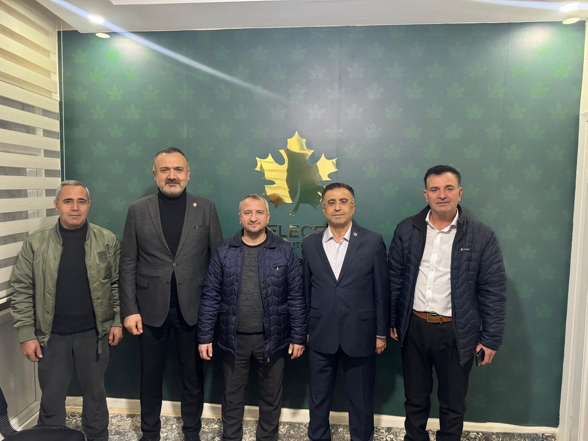 Kuruluş’un ve kurtuluş’un güzel şehri Kütahya’nın değerli il başkanı Sn.<a href="/SrdrSvn/">Serdar SEVEN 🇹🇷🍀</a>’i, merkez ilçe başkanı Sn. <a href="/_hasangoz/">Hasan Göz🇹🇷🇹🇷🍀🍀</a>’ü ve ve ilçe başkan yardımcısı Sn. <a href="/43ADogan/">Ahmet DOĞAN</a>’ı Teşkilat başkanımız Sn. <a href="/OmerrUnal/">Ömer ÜNAL</a>  ile beraber ziyaret ederek güzel Gelecek için istişarelerde bulunduk.