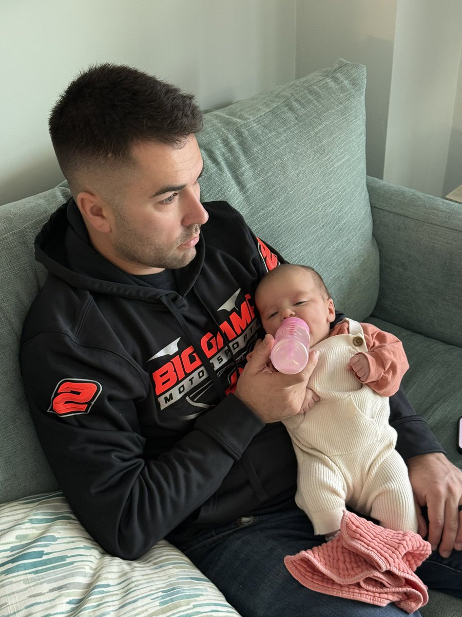 DavidGravel's tweet image. Races cancelled, back to dad duty… 👶🏻💞 #DG2 #GirlDad