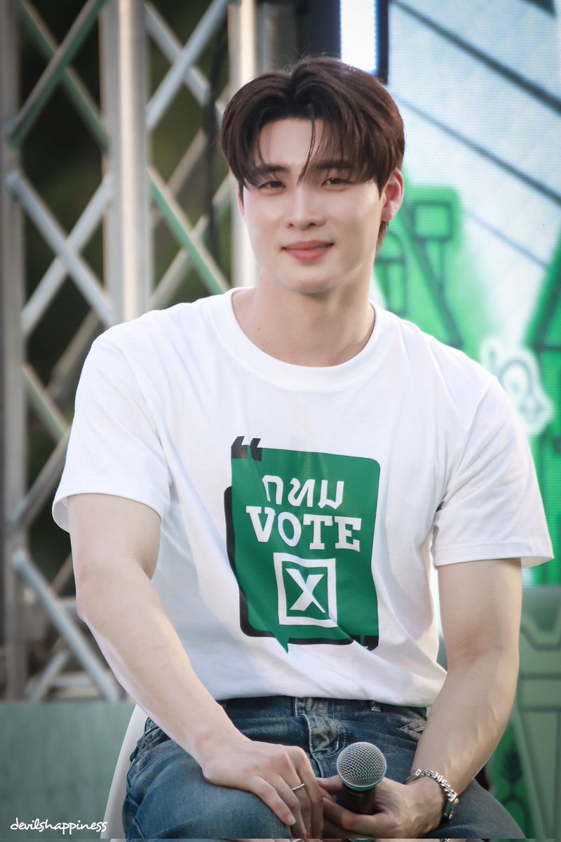 devilshappiness's tweet image. วันนี้ขึ้นเวทีครัช

#MeanPhiravich
#FinalCall 
#กทมVote
#bangkokbma