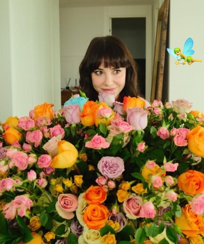 OzgeGurelFandom's tweet photo. Happy birthday 🎈🍾🍾#ÖzgeGürel
@ozgecangurel https://t.co/IwLyLRzwR8