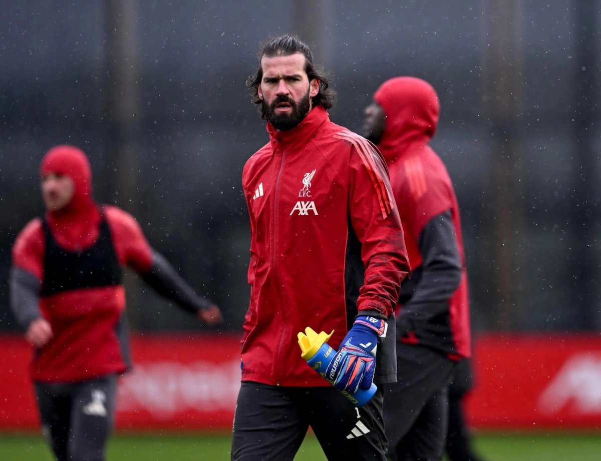 LiverpoolInsane's tweet image. Alisson..... não me diga que.... ela chegou pra você também....