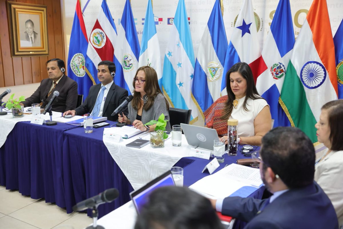 sitca_turismo's tweet photo. La #SITCA participó en la Reunión de Seguimiento del Plan de Acción #SICA–India 🤝, impulsando proyectos de cooperación en gestión sostenible del patrimonio natural y cultural 🏛️🌿, alineados con la #PRETUR, junto a autoridades del Ministerio de Asuntos Exteriores de la India 🇮🇳 https://t.co/yh7sE6y1G2