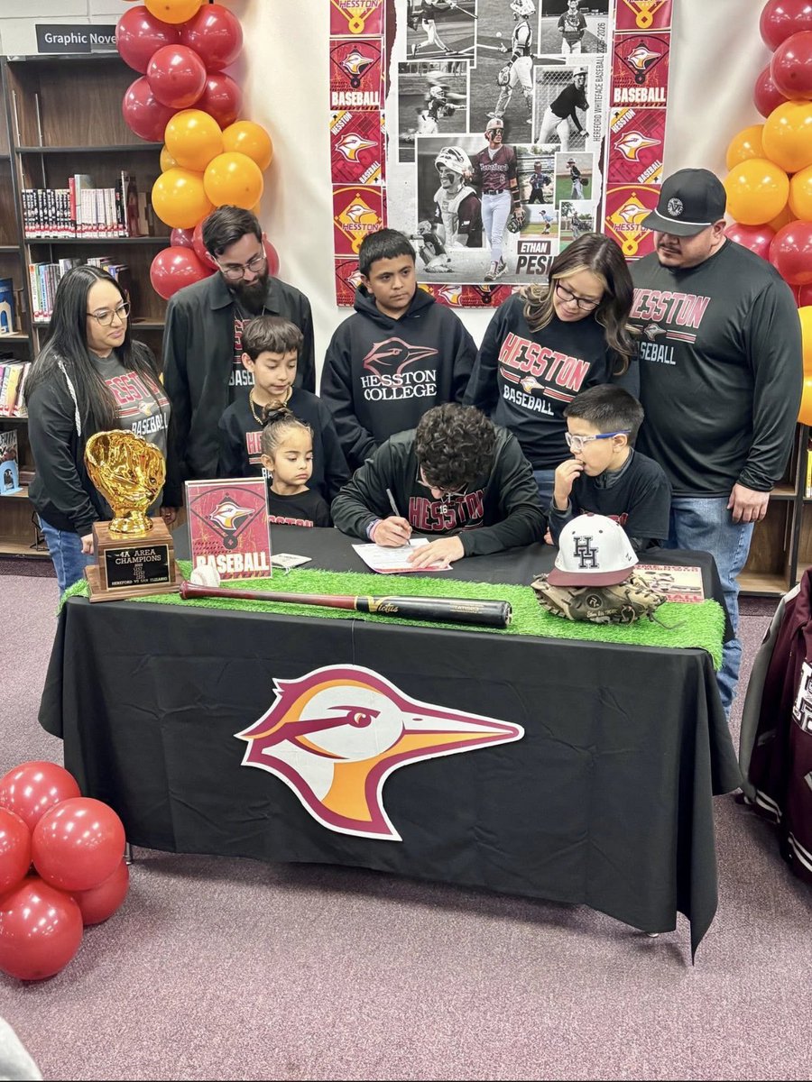 SubealdeaEthan's tweet photo. Been a dream since I was a kid and now I am living it 🤲🏾 Thank you to everyone who has supported me and been apart of this journey. #blessed 🙌🏽 @BaseballHerd @HesstonBaseball @Logan_Whelan31 @OFFSPEEDATH https://t.co/U0JAVxXUFn