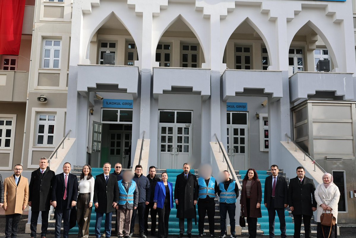 📌 Toplum müsterih olsun: İstisnaî olumsuzlukları değil denetimli serbestlikteki büyük ve somut başarıları konuşma zamanı...

Son yargı paketi sonrasında,  “Salınan hükümlüler denetimsiz mi?” yönünde sorular akla gelebilir. Oysa denetimli serbestlik; kontrollü, denetimi yoğun,