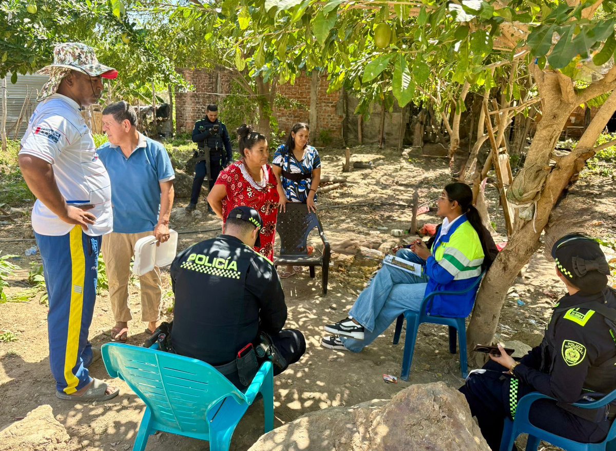 AqualiaColombia's tweet photo. 💧 Aguas de Albania avanza en acciones en territorio junto a líderes sociales para garantizar el servicio de agua potable.

🚛 Continúa la entrega de agua en carrotanques y los recorridos técnicos para verificar redes de acueducto y conexiones ilegales. https://t.co/rtAiz6jmA0