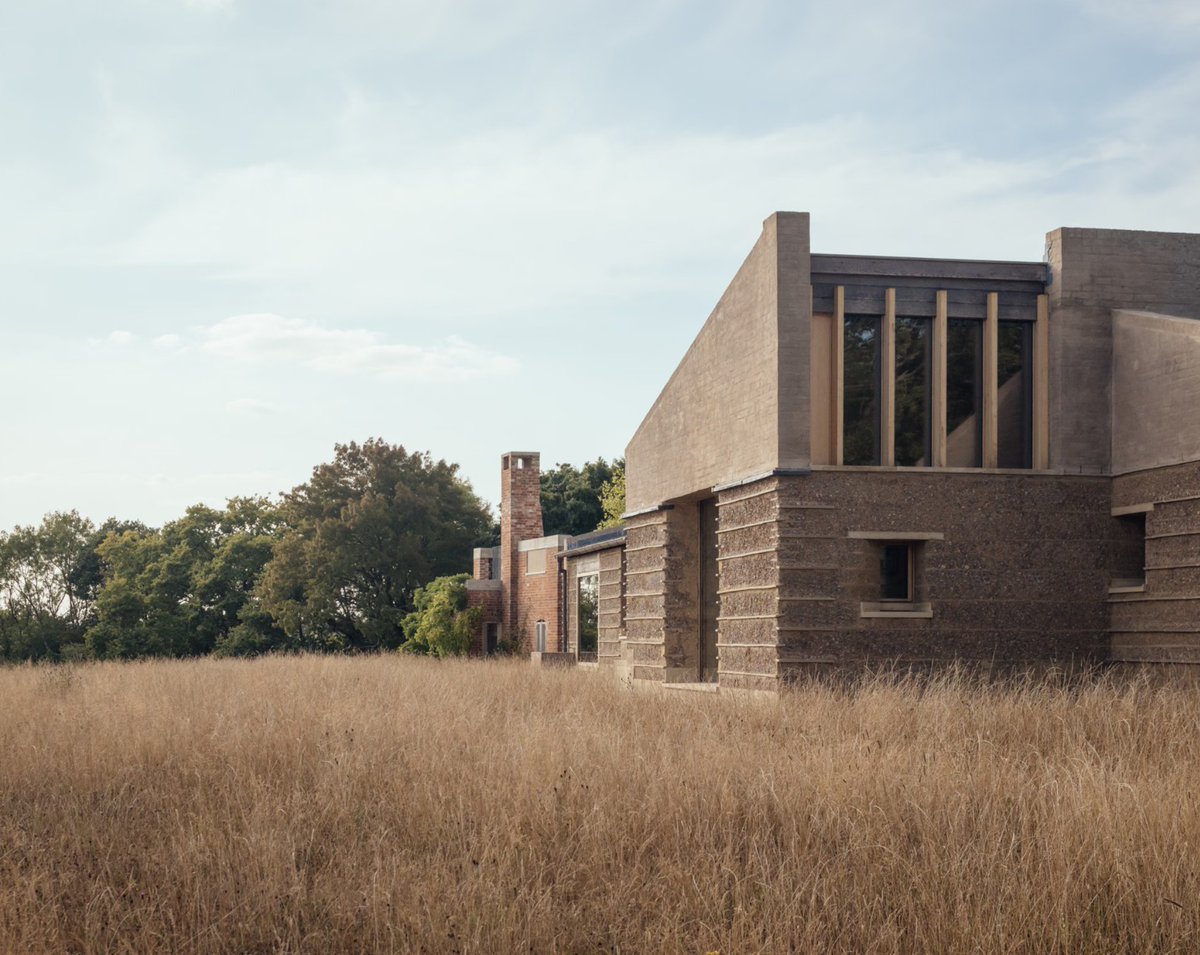 w_emerg's tweet image. In Wiltshire, UK, Tuckey Design Studio reimagines eco-living with the Rammed Earth House, built using on-site clay, recycled materials and local limestone, delivering low carbon impact and high thermal performance through ancient techniques.
#RammedEarth #Sustainable #EcoDesign