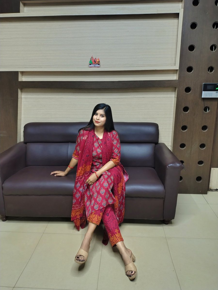 Muskurahat ki chamak mein dube hain hum.
#trendingpost