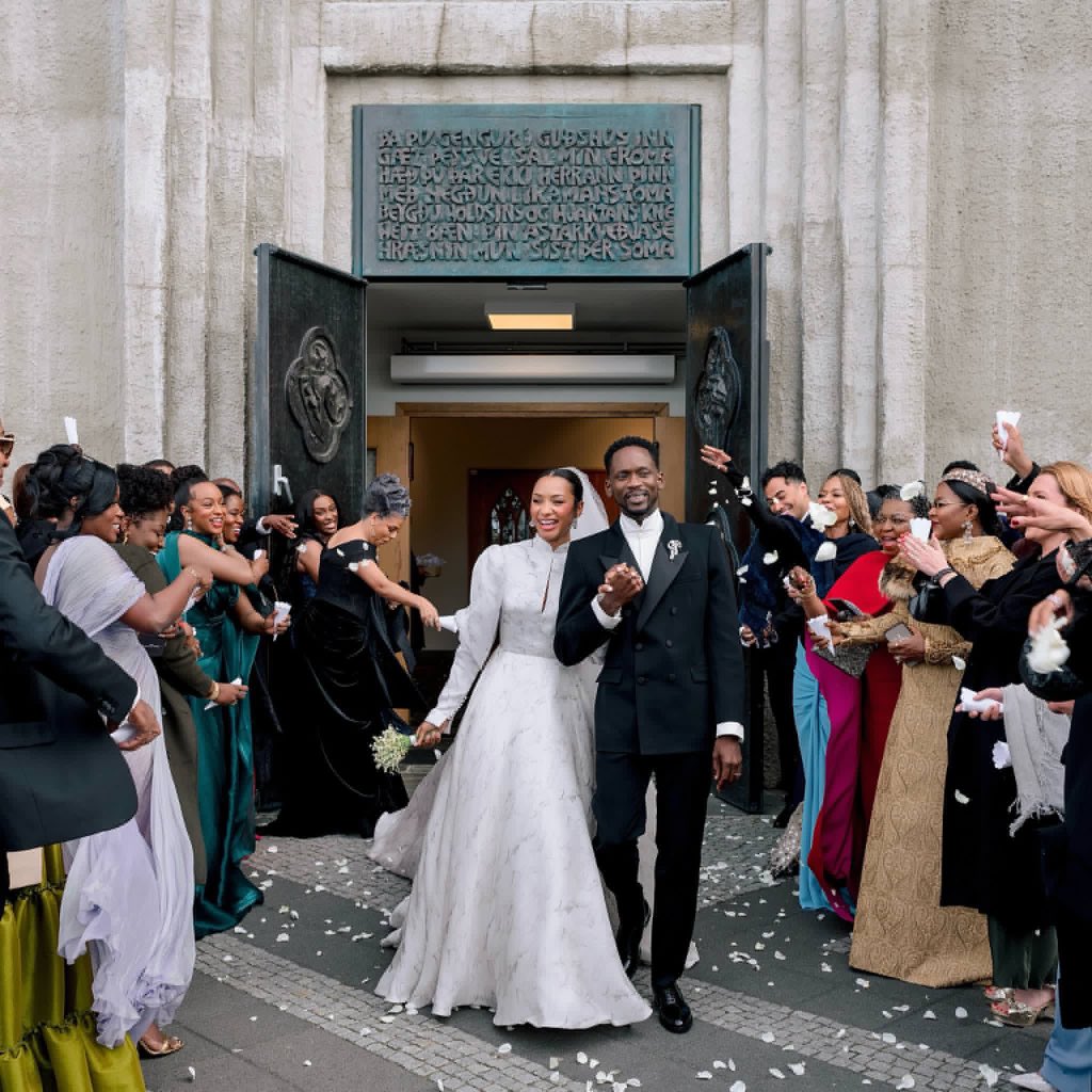 Swanky0001's tweet image. It’s been 8 months, 272 days, 6,528 hours, 23,500,800 seconds since Mr Eazi and Temi got married, and there hasn’t been any pregnancy announcement or bump picture on their social media yet. What could be the problem? 🤔 

A thread 🧵