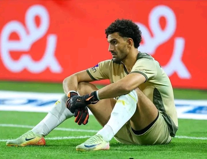 يا كابتن معتمد
 أنت المدير الفني والقرار قرارك ده اللي أعرفه وده المفروض يعني الزمالك ولاعيبة الزمالك أمانة في رقبتك. ولحد دلوقتي ربنا كارمك من واسع فمن فضلك العدل ثم العدل ثم العدل 
محمد عواد مش لاعب عادي لا ده زملكاوي أصيل وجميل وساهم بشكل كبير في كل بطولات الزمالك ال فزنا بيها