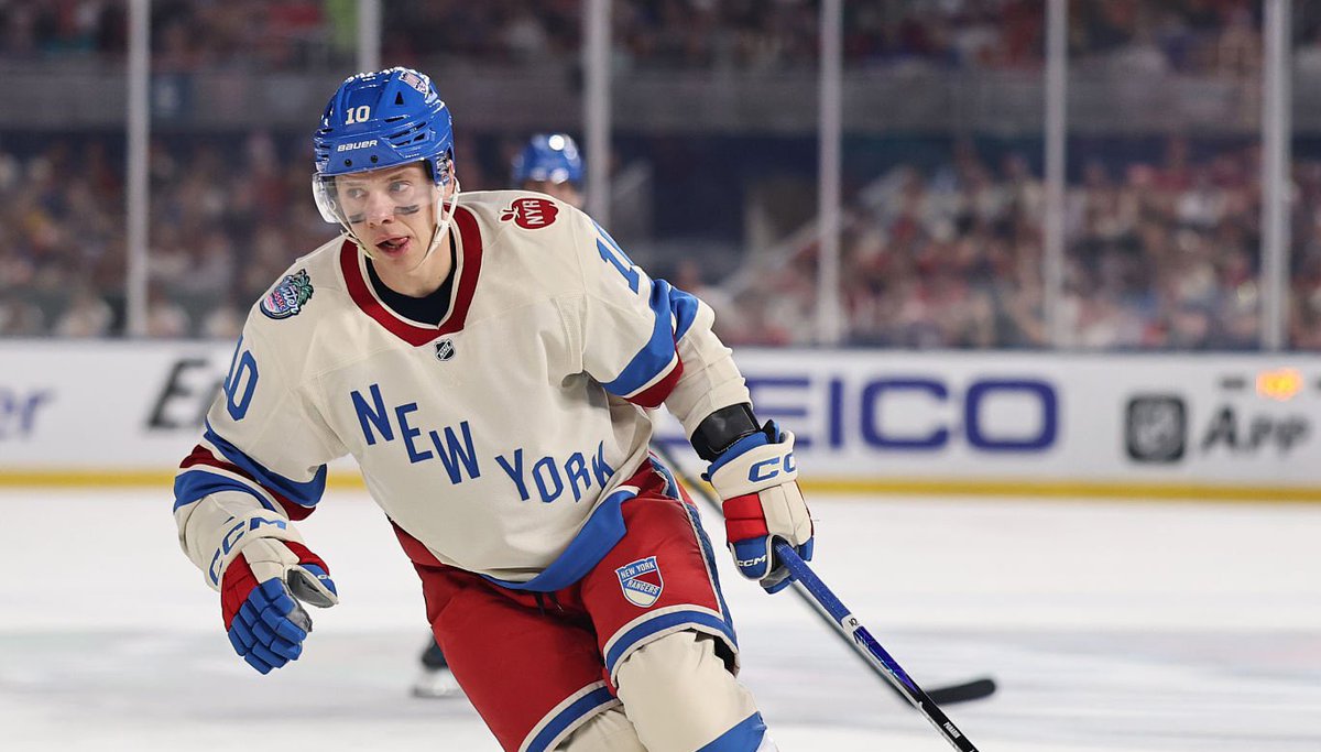 puckempire's tweet photo. Artemi Panarin rejected a four-year deal worth $14M+ AAV from the Seattle Kraken before going to LA on a two-year deal worth $11M AAV, per @FriedgeHNIC. https://t.co/5m3Ifz68B9