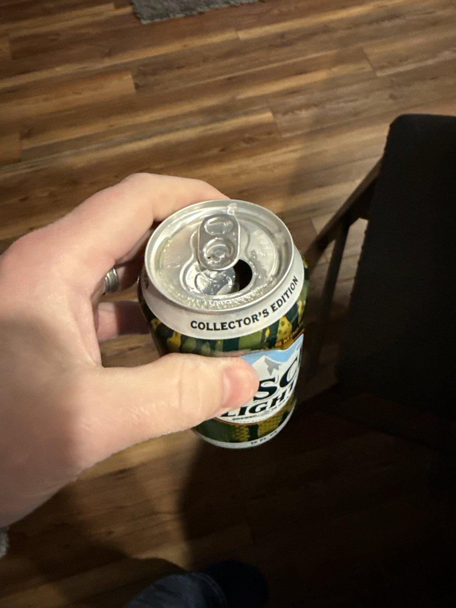 16Hawkeye16's tweet photo. @BuschBeer #buschcurling#sweepstakes
Buschhhhhhhhhhhh beer…. ahhhh https://t.co/WfLrQ1lm39