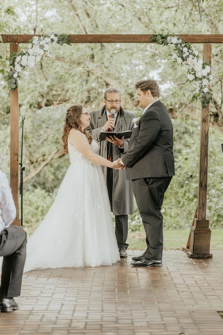 gab_ep's tweet photo. 𝑨 𝑵𝒆𝒘 𝑷𝒂𝒕𝒉 𝒕𝒐 “𝑰 𝑫𝒐” ✨

Our new outdoor ceremony brick path creates a beautiful, intentional entrance for your walk down the aisle. The perfect detail for magical photos and a meaningful start to your day.

📷 Bella Cattura Studios https://t.co/i4CkS3AtTJ