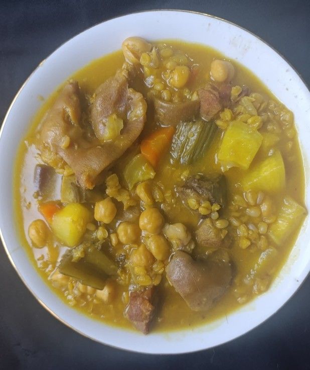 Emilio Moratal nos acerca cada semana una receta tradicional, y esta vez lo hace con un contundente y sabroso blat picat, perfecto para disfrutar de la cocina de siempre.
#ondanaranjacope #noticiasgandia #cope #copegandia #safor #noticia #Gandia 
buff.ly/Dzj6IZx