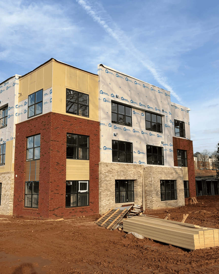 capstonebuild's tweet photo. Big things are taking shape in Atlanta, Georgia. Developed by the Atlanta Housing Authority, the City of Atlanta, McCormack Baron Salazar, and The Benoit Group, this 151-unit, six-building community will deliver one-, two-, three-, and four-bedroom residences. https://t.co/NUG8Hvhz6U