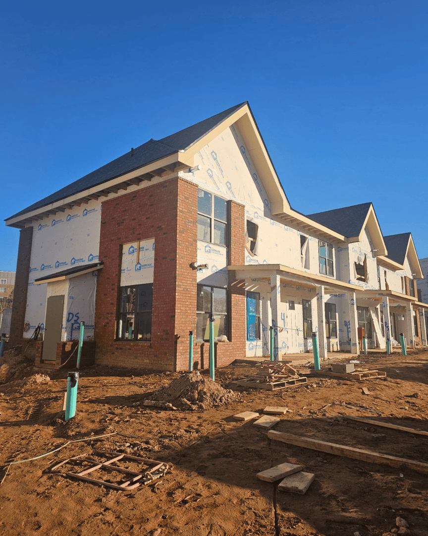 capstonebuild's tweet photo. Big things are taking shape in Atlanta, Georgia. Developed by the Atlanta Housing Authority, the City of Atlanta, McCormack Baron Salazar, and The Benoit Group, this 151-unit, six-building community will deliver one-, two-, three-, and four-bedroom residences. https://t.co/NUG8Hvhz6U