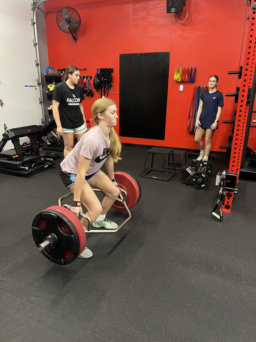 TommyB_K's tweet photo. Before school, in-season strength work for these Ball players.🏀💪🏼
All on the same team, so building team camaraderie as well. This makes me very happy as a coach.
#culture #dedication #goals
They are my WHY....
TBK Athletics #BKcrew❤️💯 https://t.co/8c8FRAoc8Q