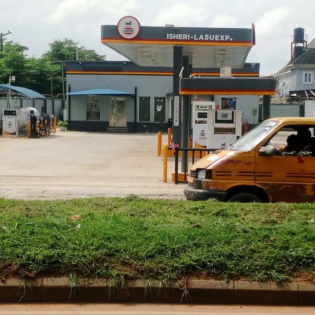 Jonero150's tweet photo. @Wizarab10 FUNCTIONAL FILLING STATION

With 6 pumps, With  a Story Building For Supermarket on 2Plots of Land 

Location: Along Isheri asu Road, Isheri , Lagos.

PRICE: *#550M*

TITLE: *C OF O. https://t.co/hWRREhpHzm