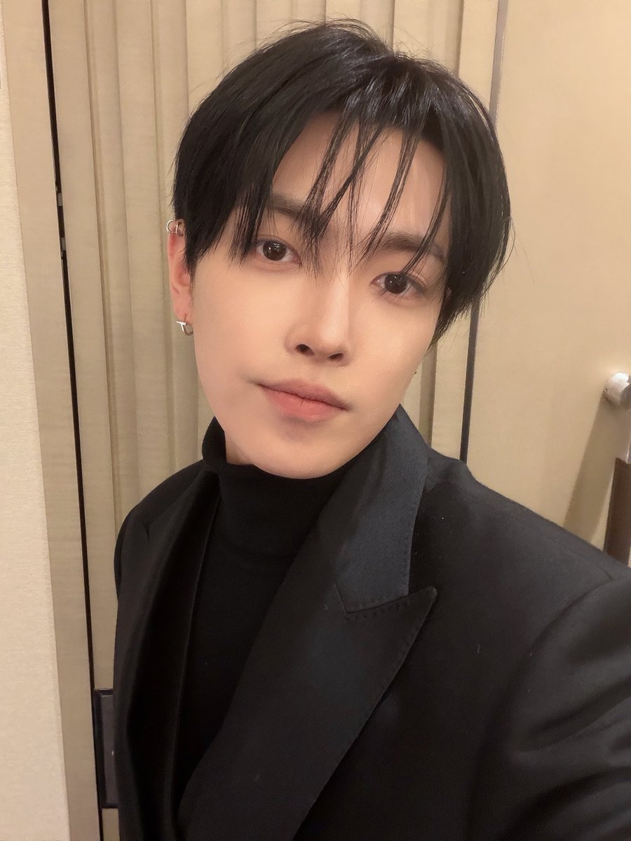 1107base's tweet image. Hongjoong sent a picture on Fromm because he can’t sleep 🥺

#HONGJOONG #홍중