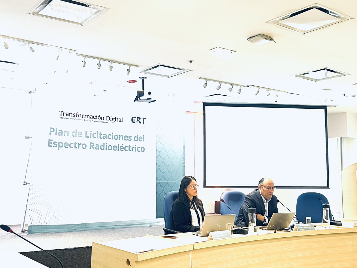 AlonsoPicazo's tweet photo. Continúan los trabajos de la @CRT para promover el Plan de Licitaciones del Espectro Radioeléctrico 2026 con las Mesas de Diálogo,  ahora con Microondas. Buen esfuerzo. https://t.co/dM4fDPze6D