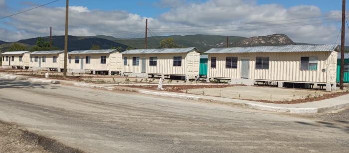 🤚❌| Guantánamo: condena a una infamia y restituidas 15 viviendas.

🏘️ El acto de entrega de las primeras 15 viviendas- contenedores en Guantánamo devino condena a la nueva amenaza yanqui contra nuestro país.

🔗 acortar.link/Ed04fq