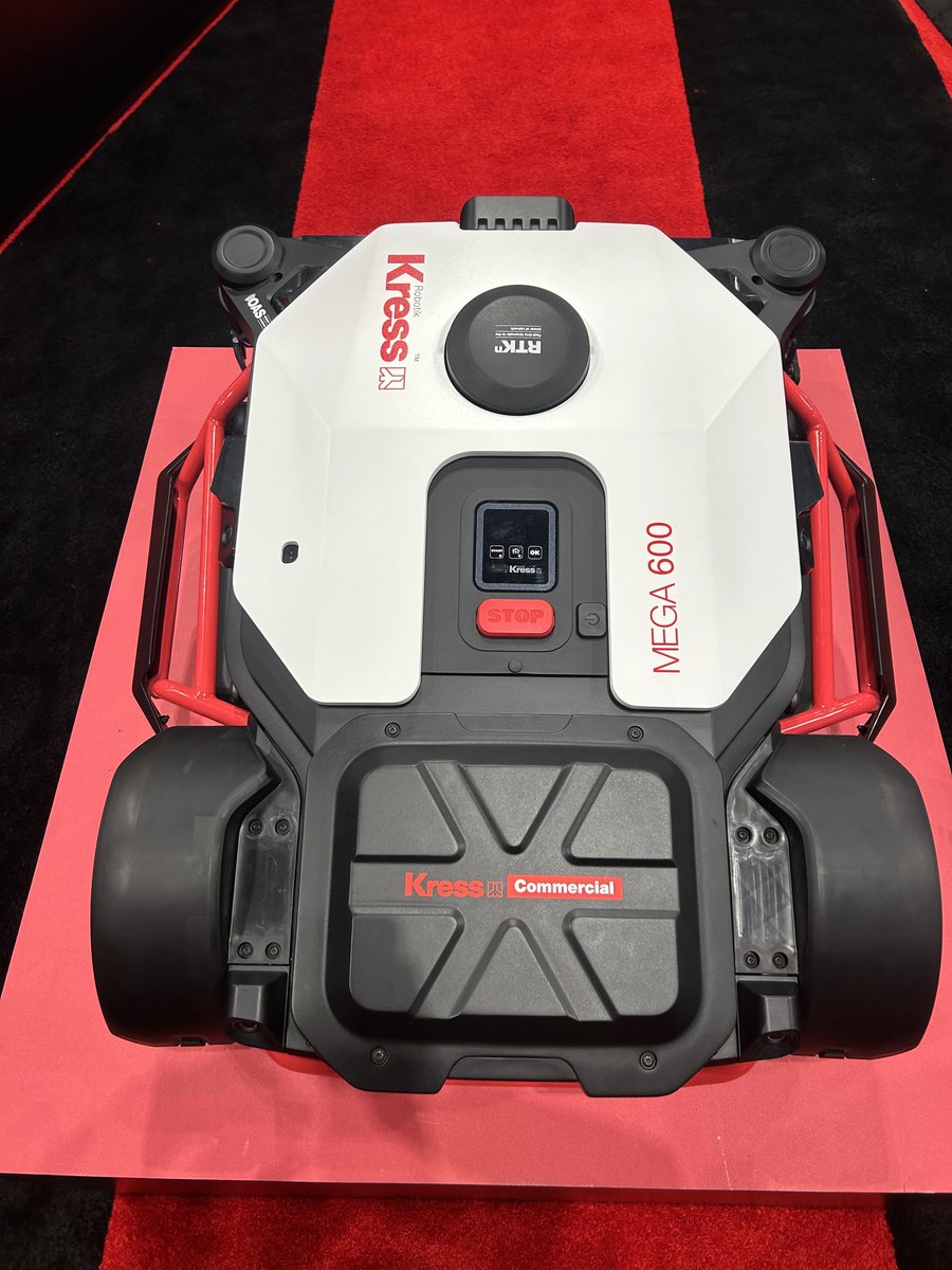 Simonsez0420's tweet photo. The robots are here. #kress https://t.co/6ynrxpq5IY